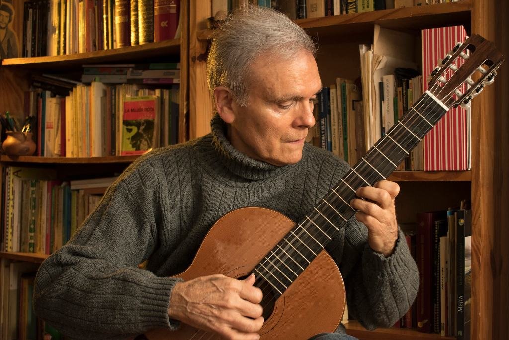 Atahualpa Yupanqui: La guitarra como árbol Atahualpa Yupanqui: La guitarra como árbol