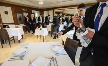 Conviértete en camarero sin experiencia: Guía paso a paso