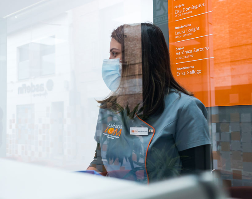 Cómo desempeñar las funciones de una recepcionista de clinica dental con éxito