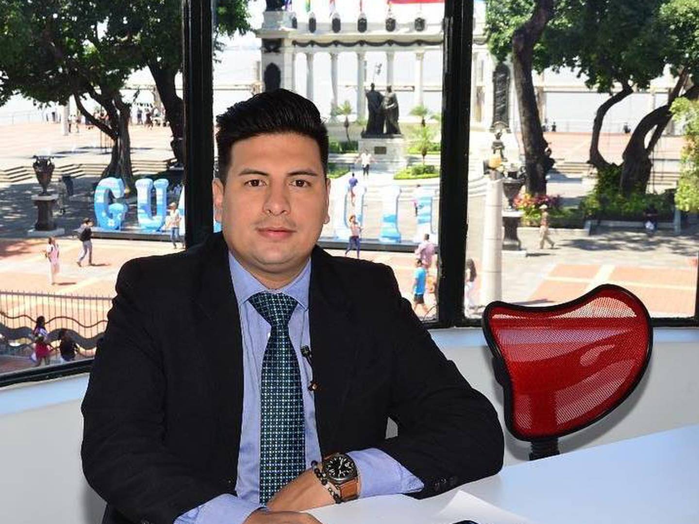 ¿Quién es el locutor de radio? Descúbrelo aquí